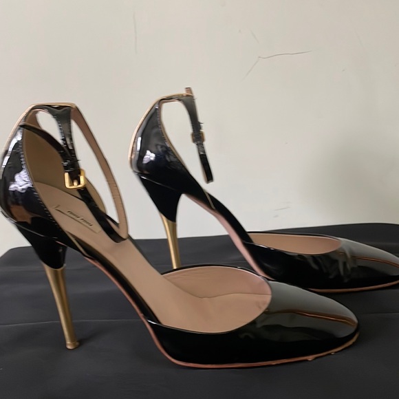 🎉HOST PICK 🎉  🇮🇹 Miu Miu Black Patent Leather Stilettos With Gold Heel, Size 38 - Picture 6 of 15